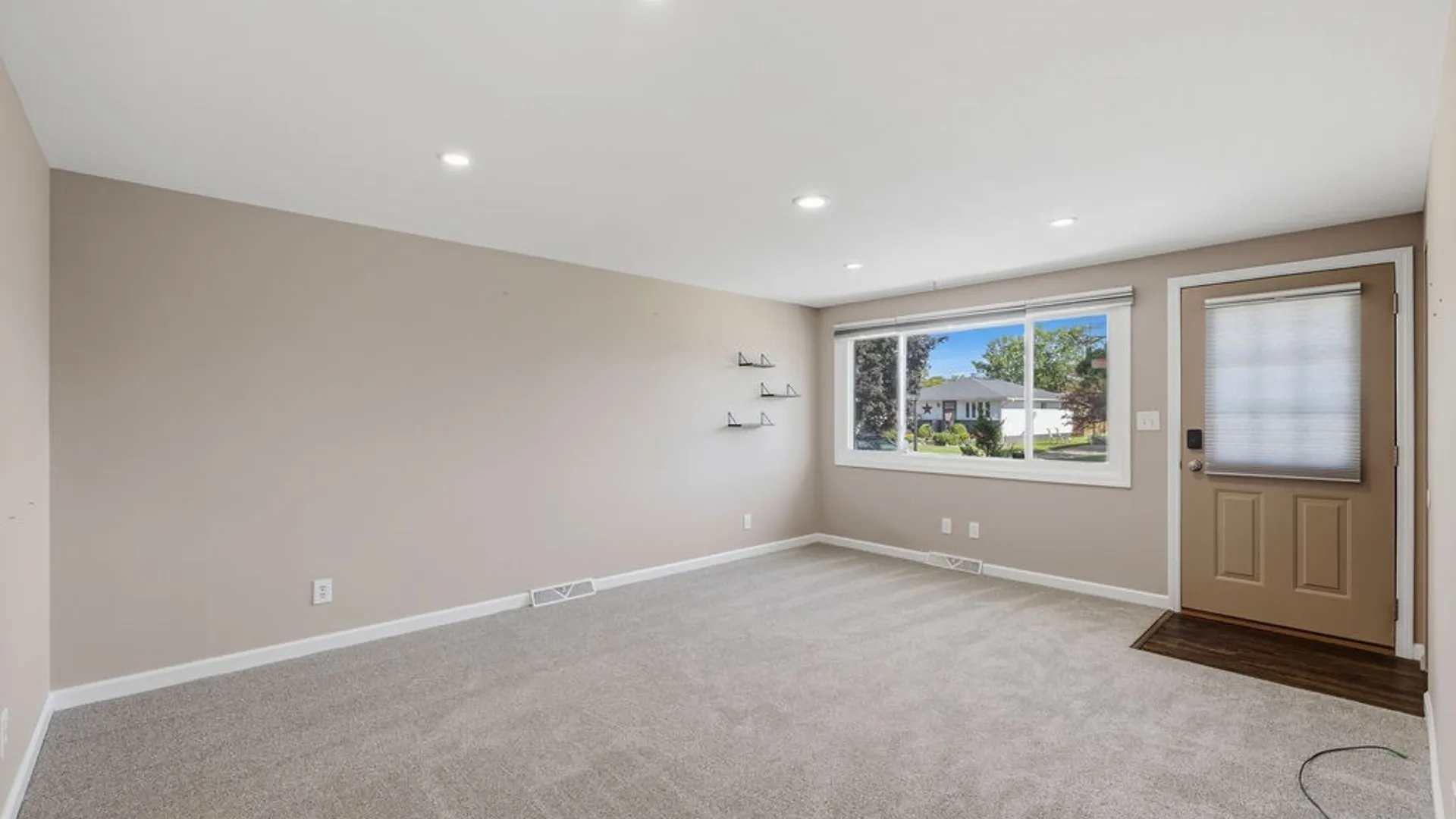 Property at 171 Poinciana Parkway, Cheektowaga, NY 14225 12
