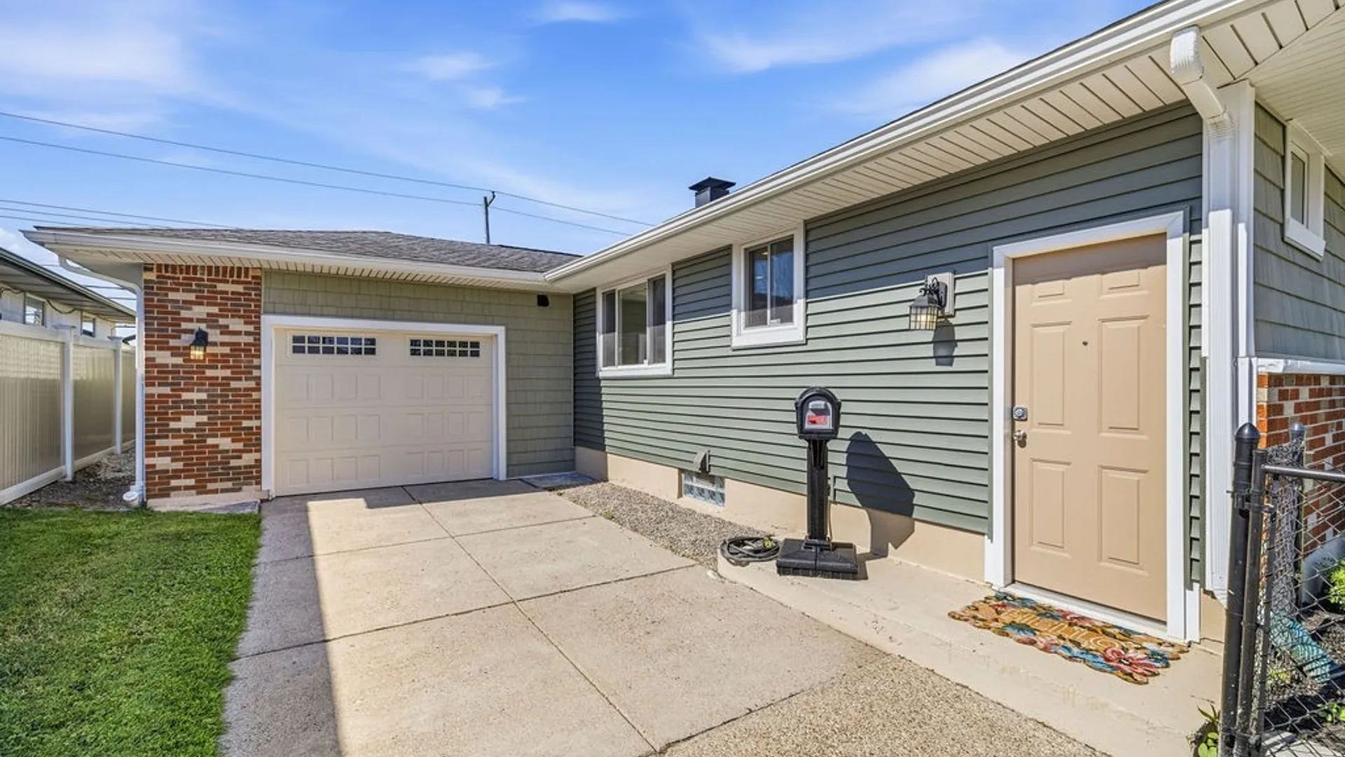 Property at 171 Poinciana Parkway, Cheektowaga, NY 14225 4
