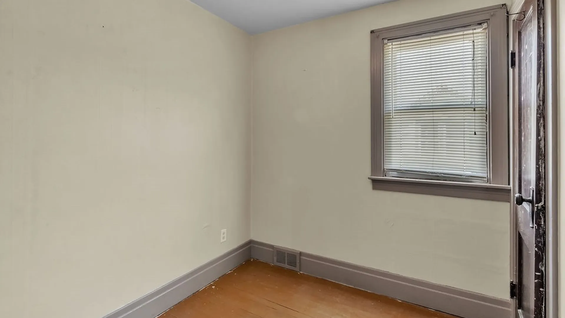 Property at 222 Helen Street, Cheektowaga, NY 14206 36
