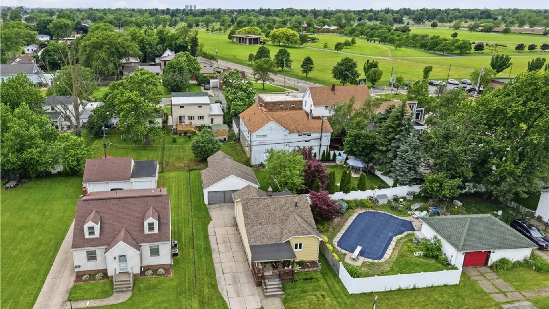 Property at 18 Stratford Place, Cheektowaga, NY 14225 24