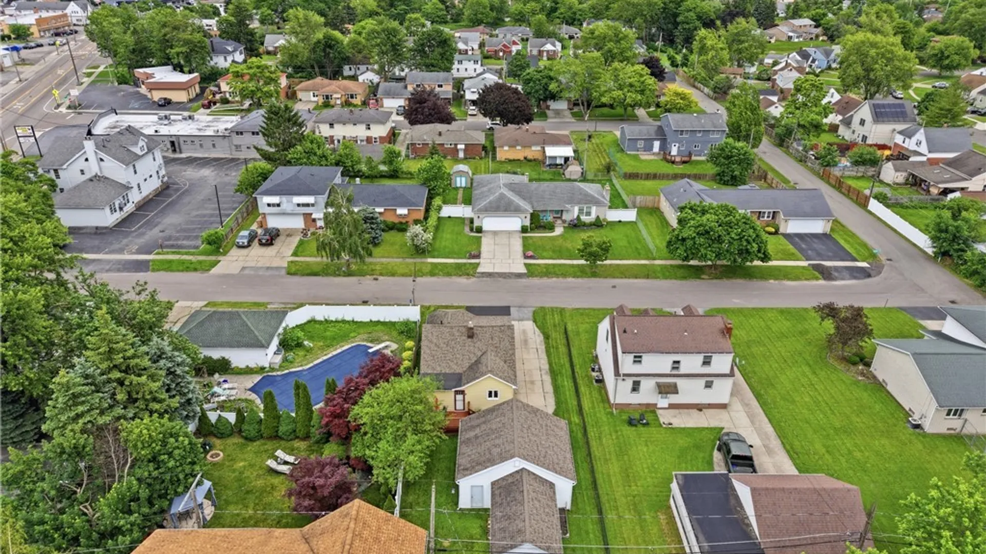Property at 18 Stratford Place, Cheektowaga, NY 14225 25