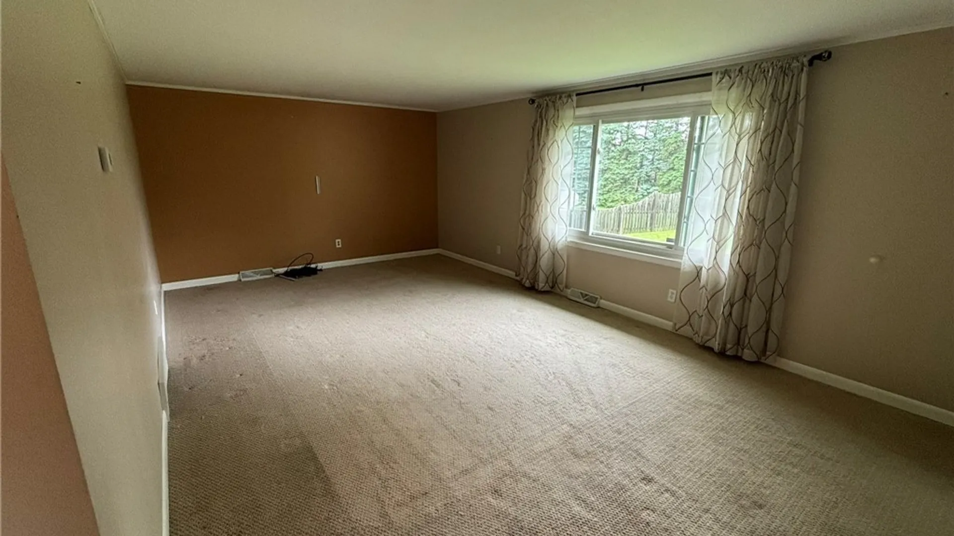Property at 3777 Wolf Road, Hamburg, NY 14127 12