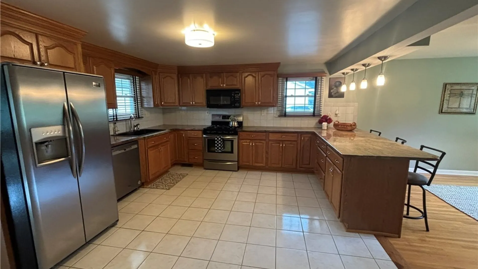 Property at 3777 Wolf Road, Hamburg, NY 14127 3