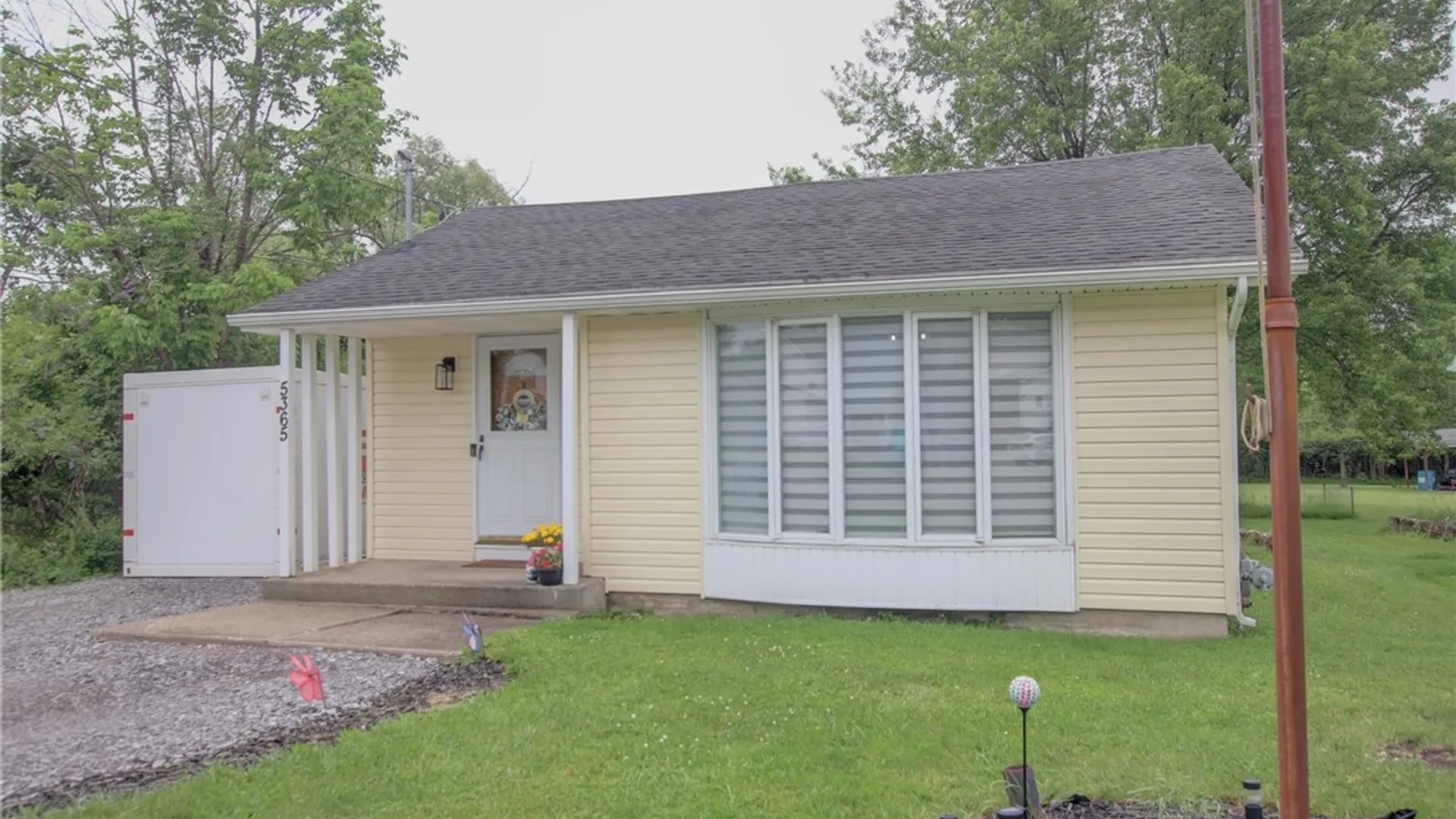 Property at 5365 Lake Avenue, Orchard Park, NY 14127 3