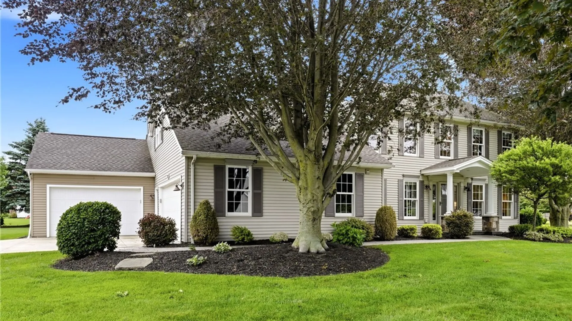 Property at 72 Burbank Drive, Orchard Park, NY 14127 3