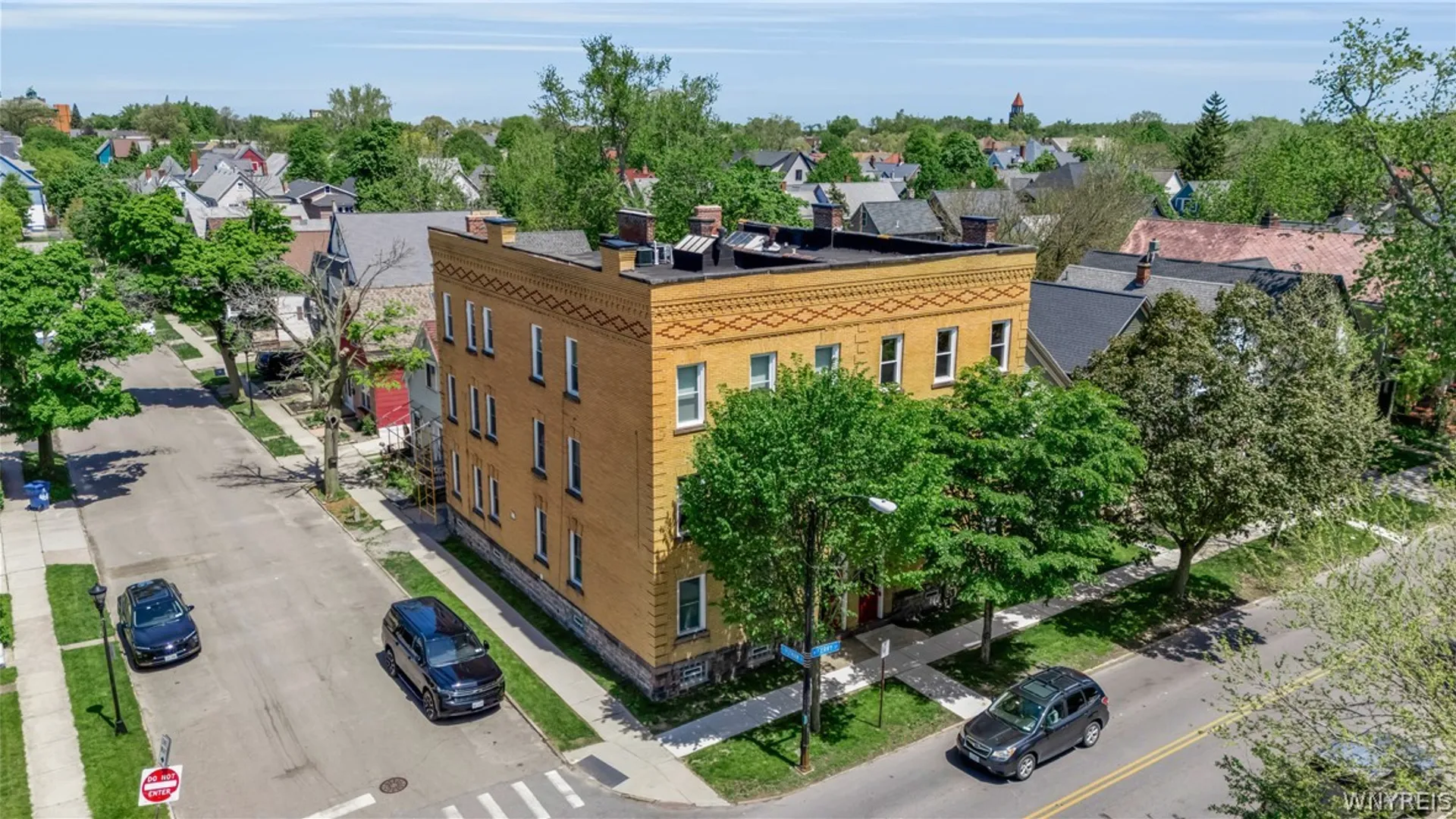 Property at 466 W Ferry, Buffalo, NY 14213 9