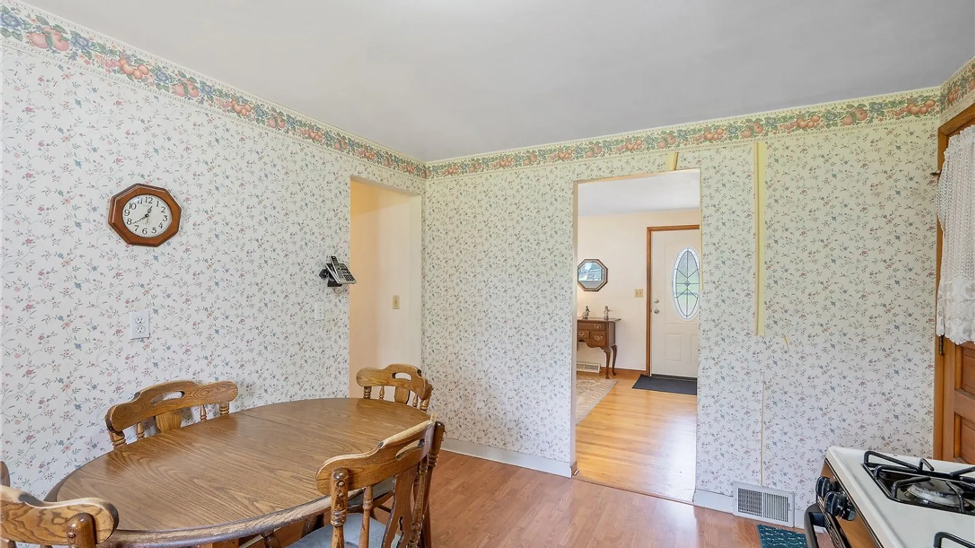 Property at 221 Greentree Drive, DeWitt, NY 13057 12