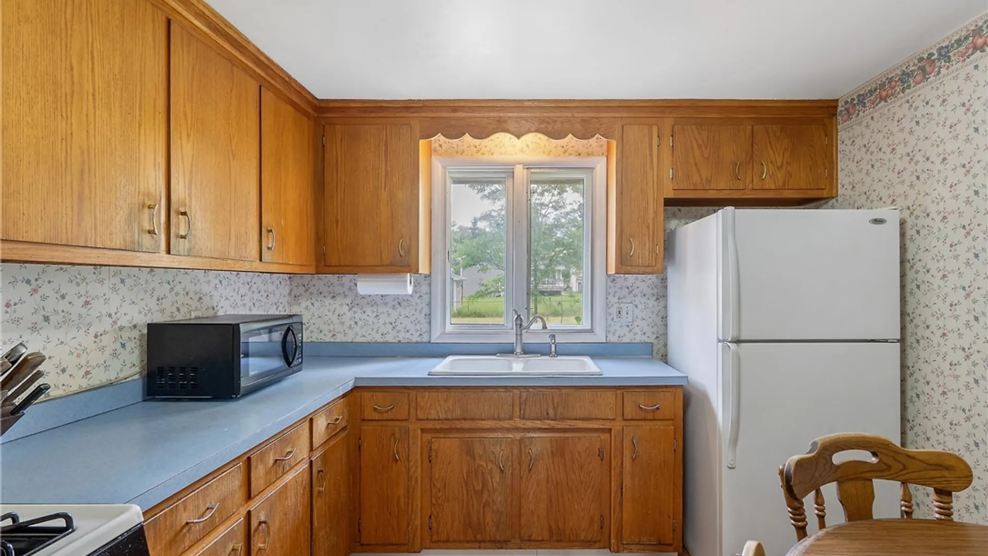 Property at 221 Greentree Drive, DeWitt, NY 13057 13