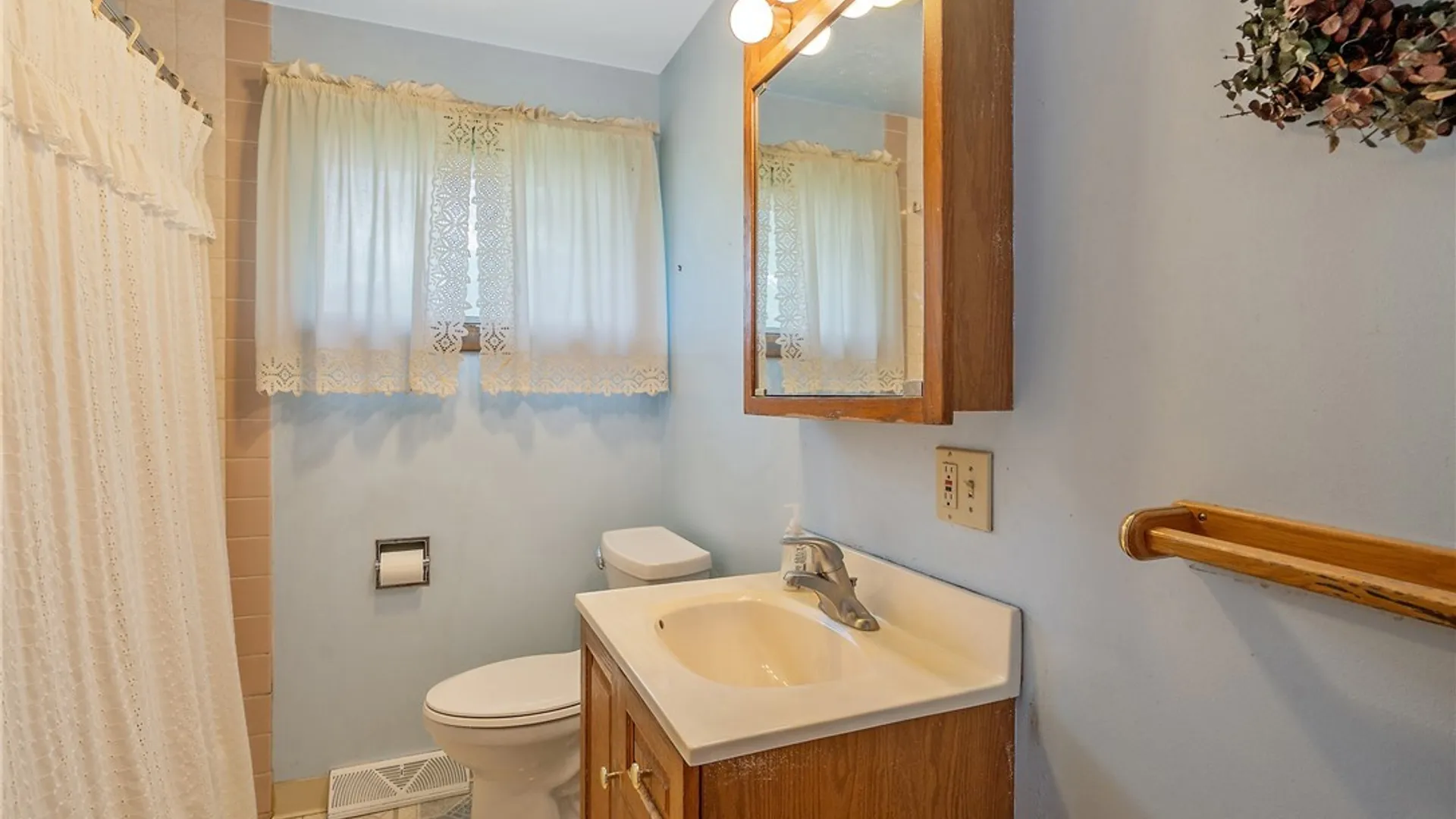 Property at 221 Greentree Drive, DeWitt, NY 13057 21