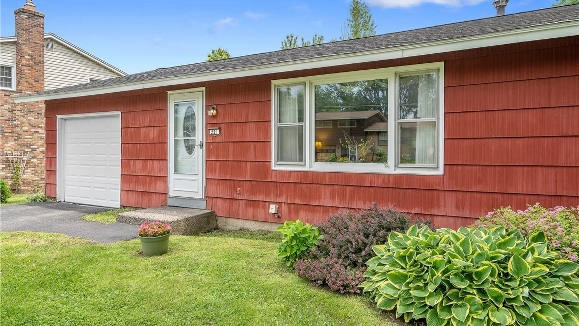 Property at 221 Greentree Drive, DeWitt, NY 13057 3