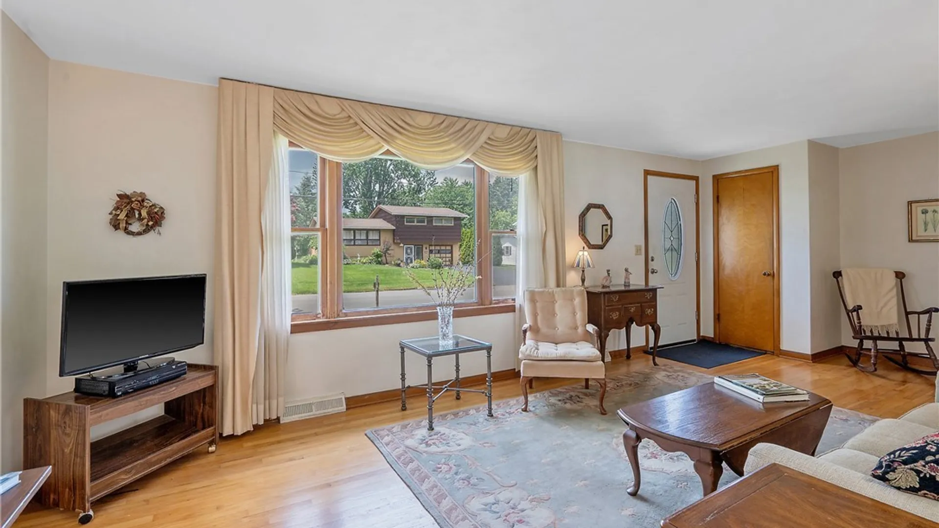 Property at 221 Greentree Drive, DeWitt, NY 13057 6