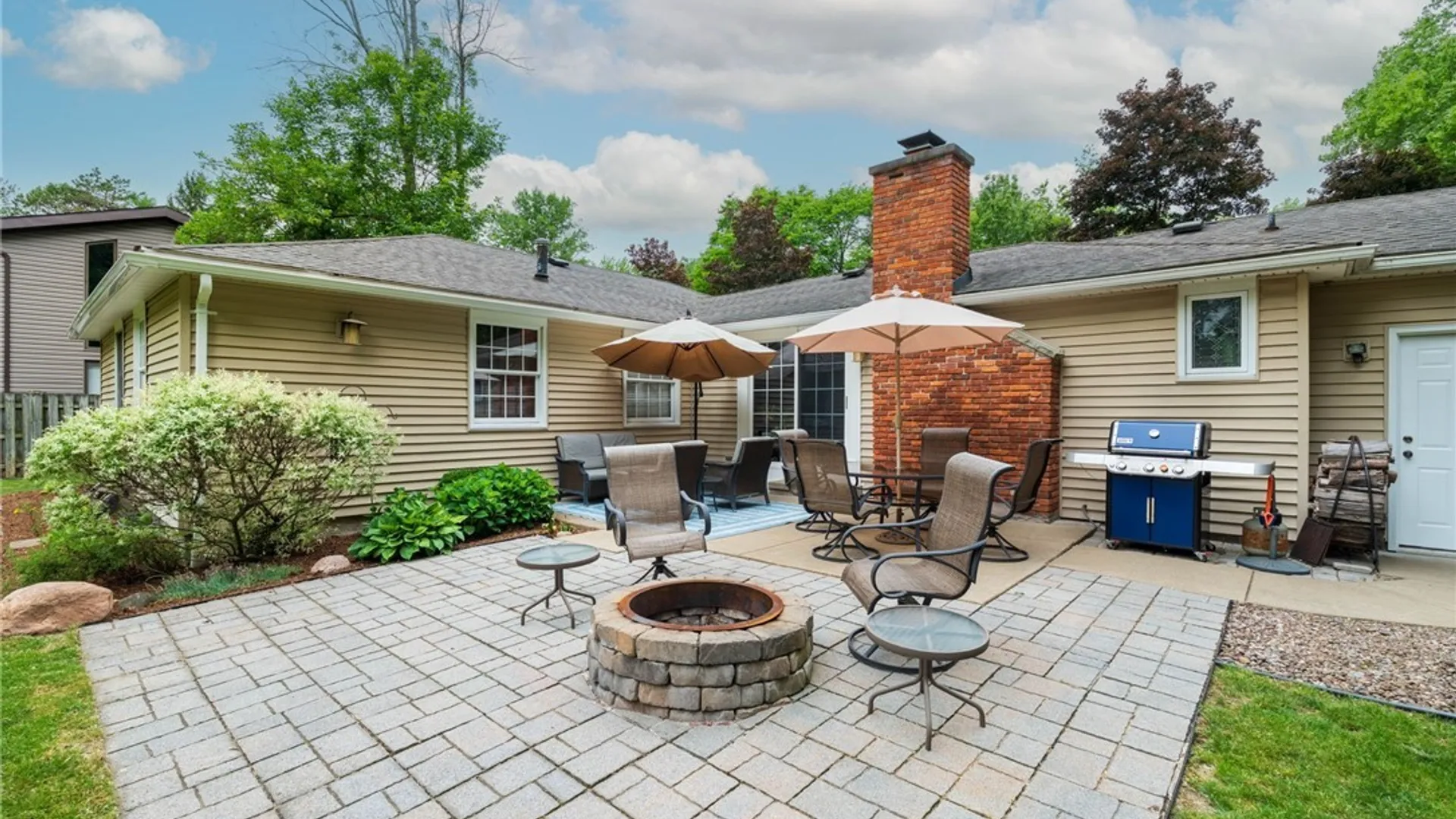 Property at 29 Haymarket Square, Amherst, NY 14051 43