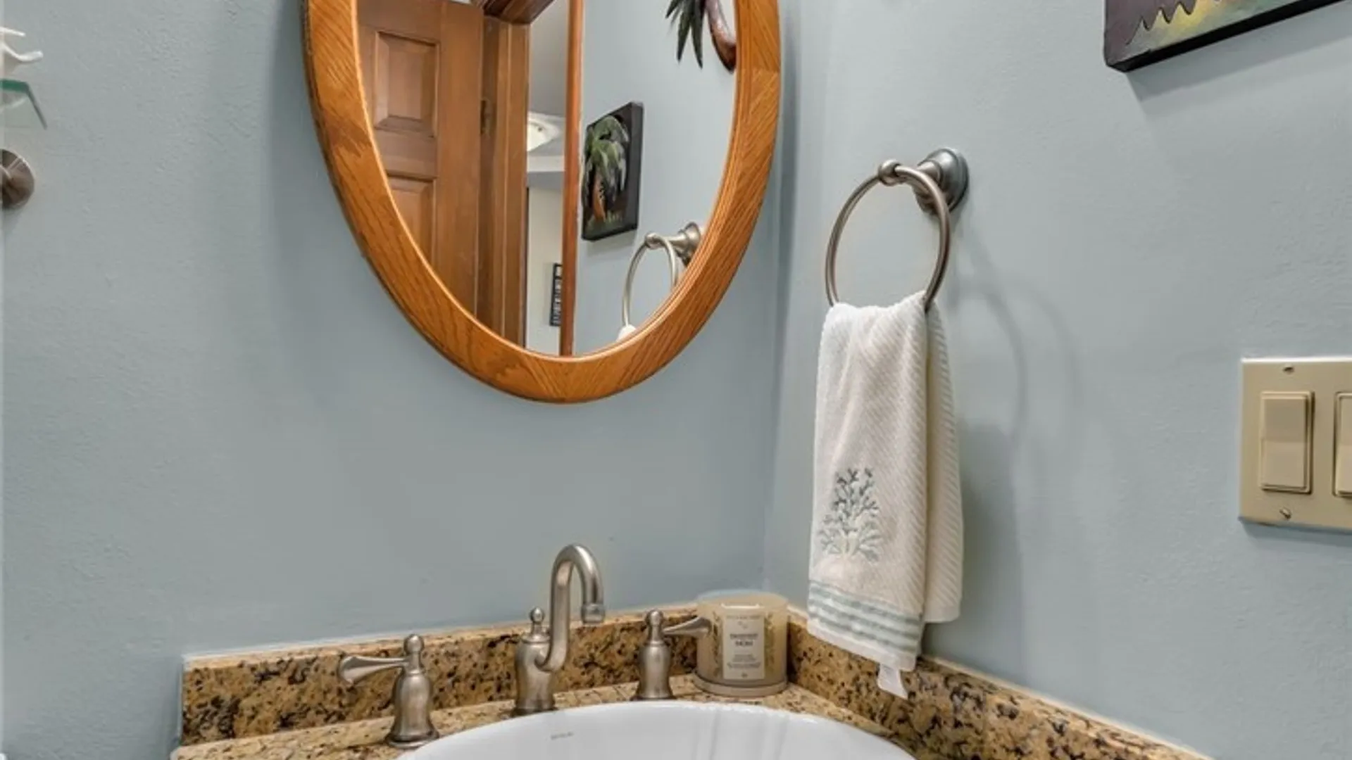 Property at 31 Carmelite Drive, West Seneca, NY 14224 25