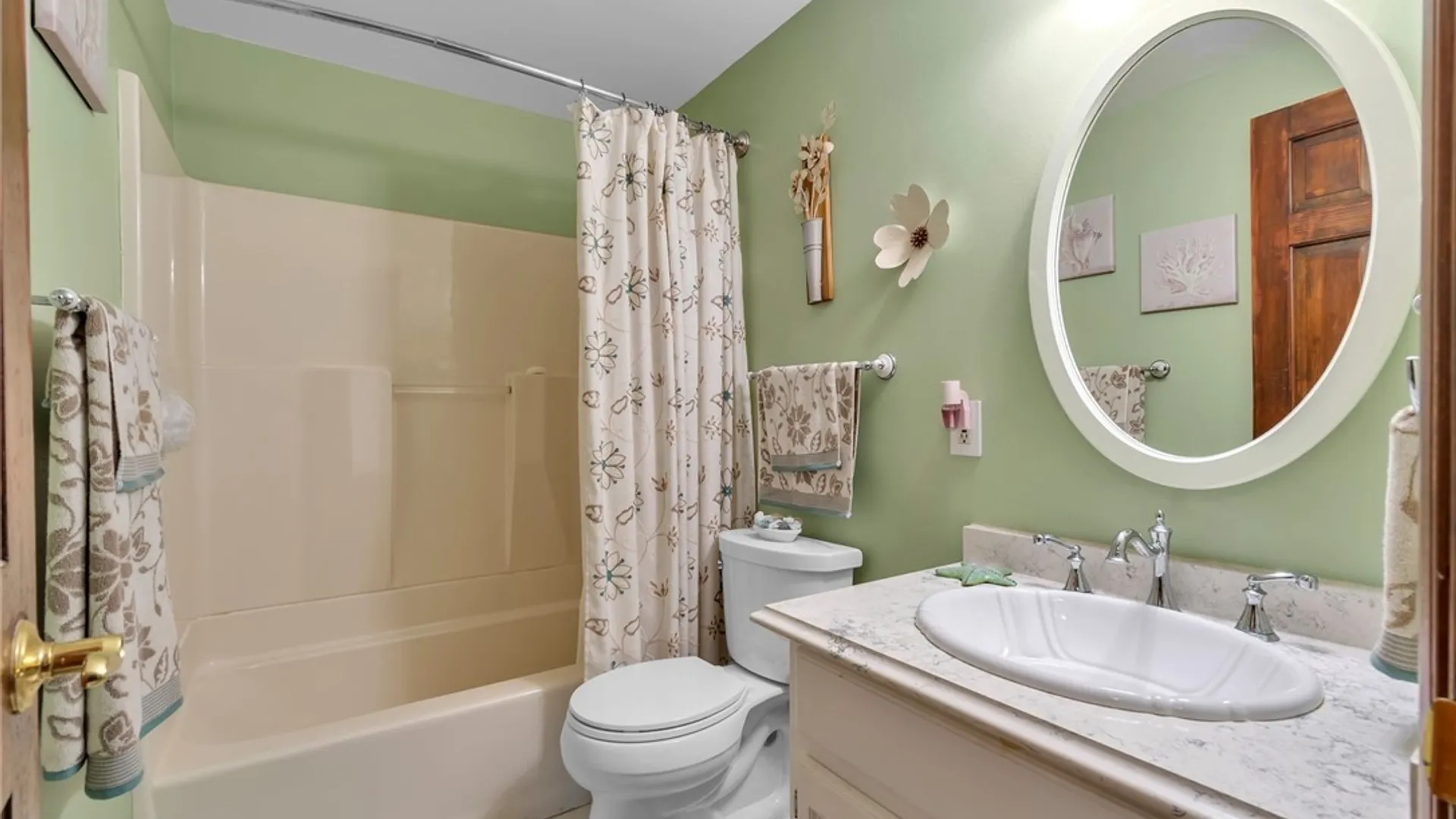 Property at 31 Carmelite Drive, West Seneca, NY 14224 38