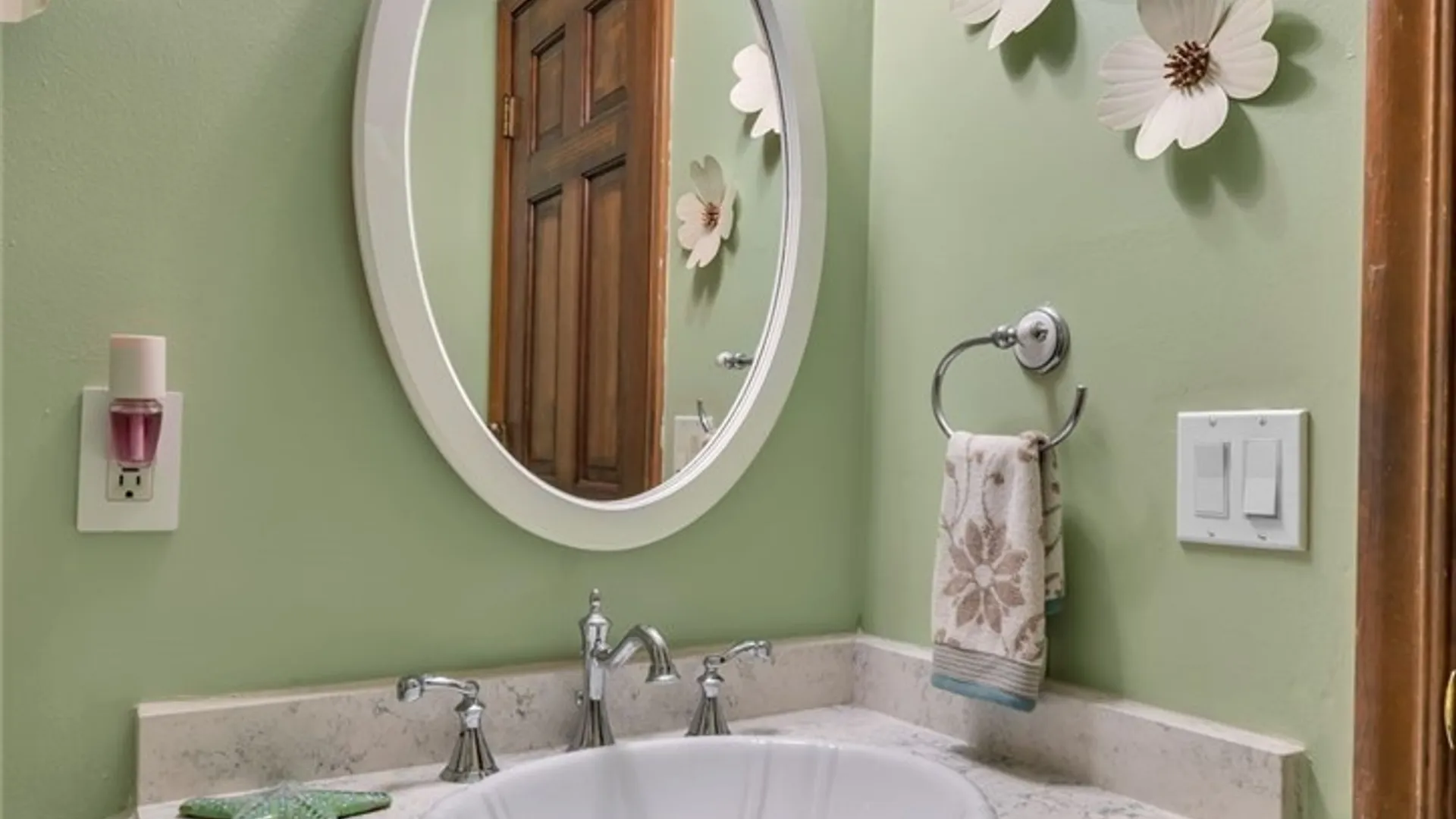 Property at 31 Carmelite Drive, West Seneca, NY 14224 39