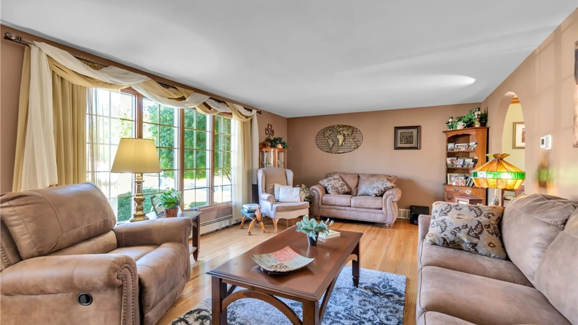 Property at 31 Carmelite Drive, West Seneca, NY 14224 6