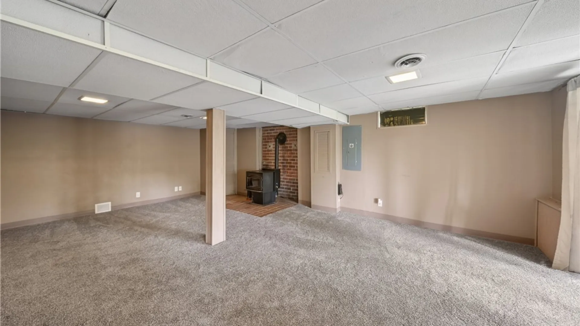 Property at 108 Richards Road, Camillus, NY 13031 28