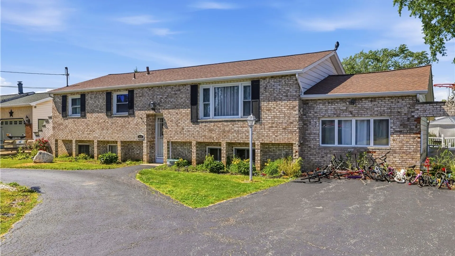 Property at 7416 Greenview Road, Niagara, NY 14304 2