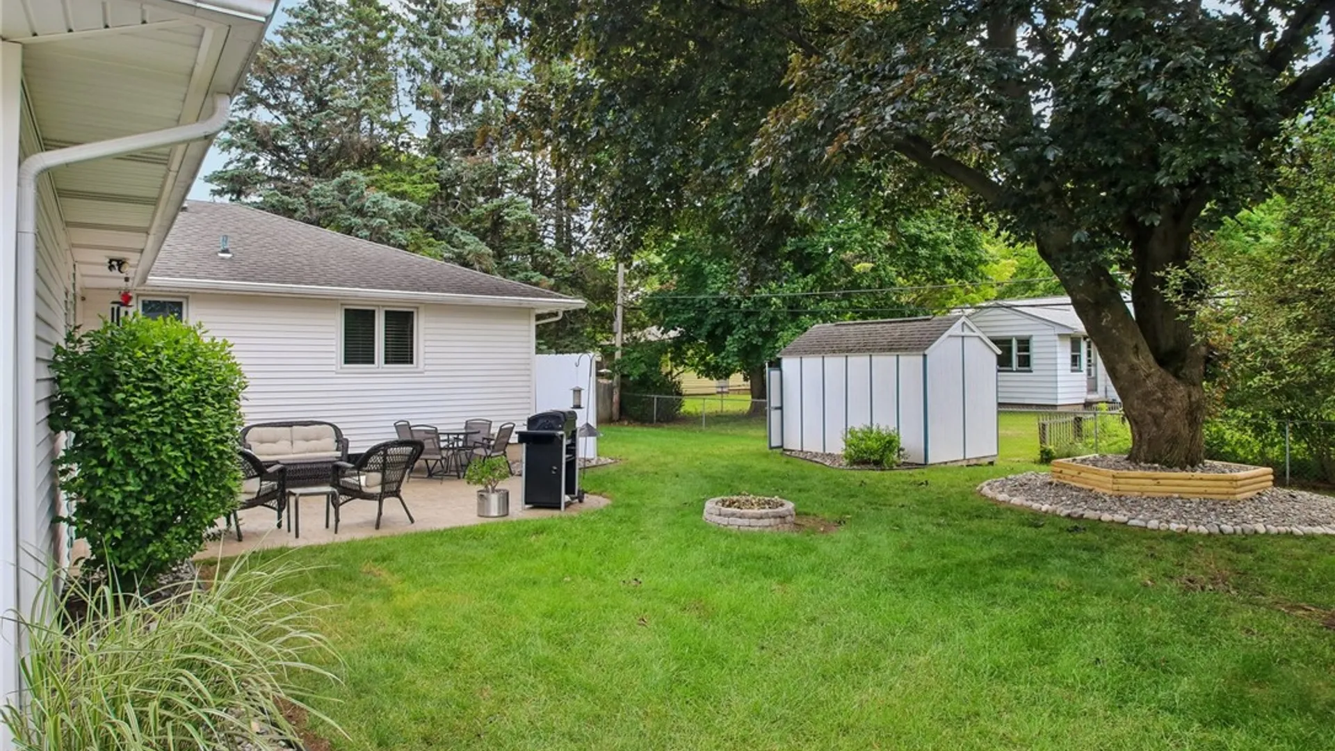 Property at 69 Plaza Drive, Irondequoit, NY 14617 20