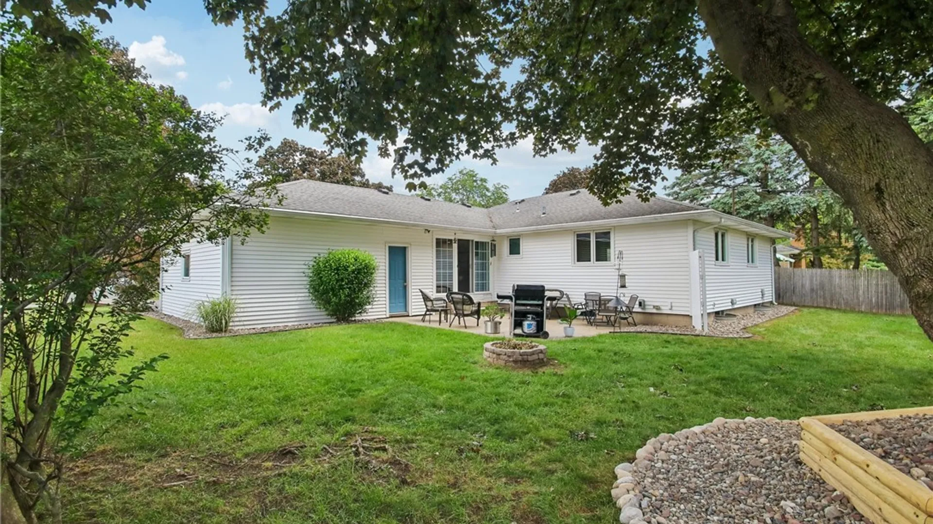 Property at 69 Plaza Drive, Irondequoit, NY 14617 21