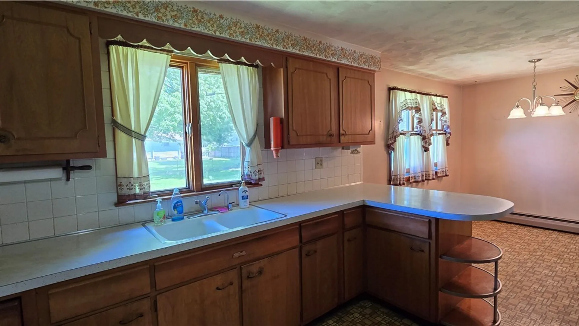 Property at 343 Summit Boulevard, North Tonawanda, NY 14120 8
