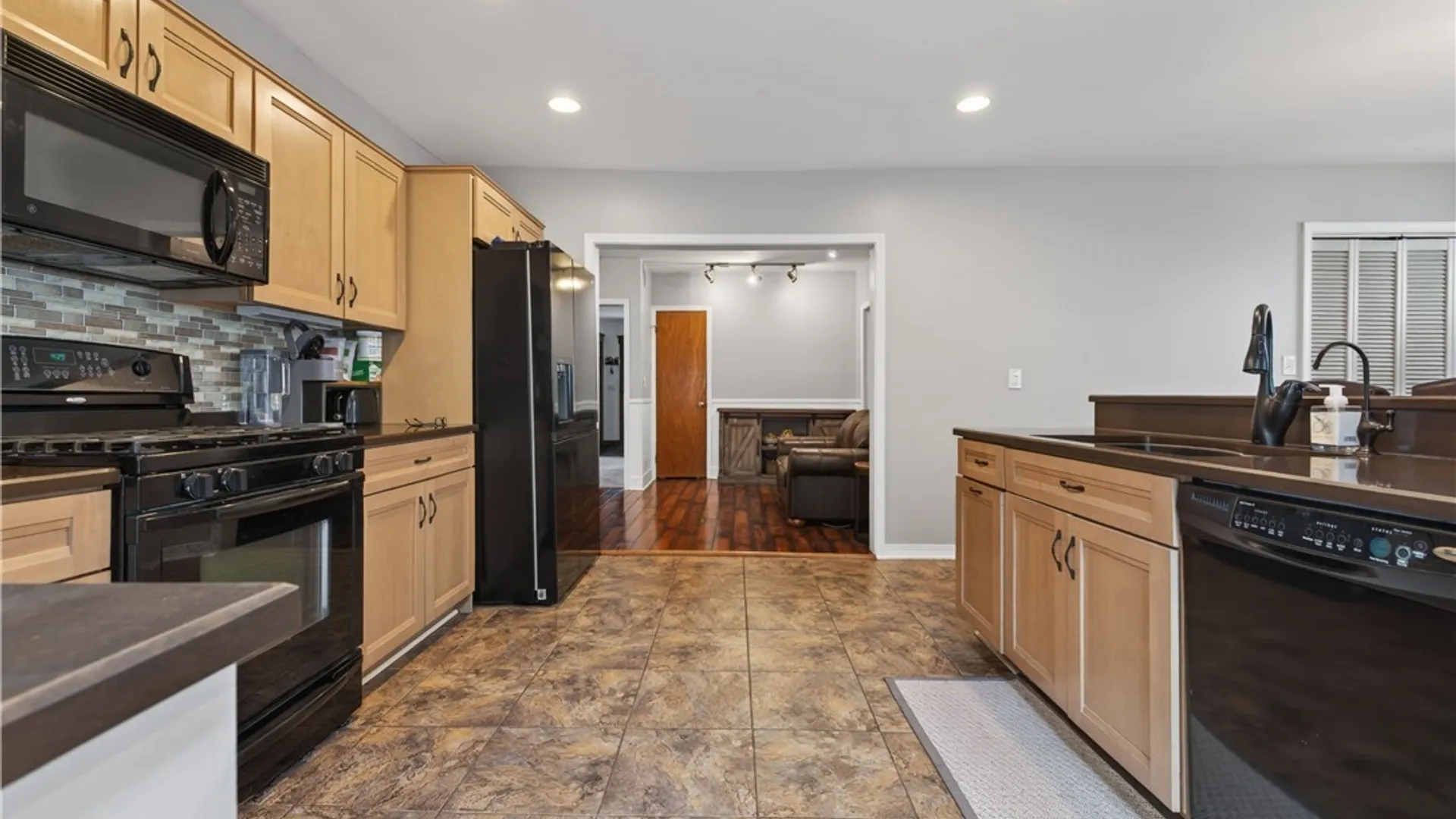 Property at 785 Crescent Avenue, Buffalo, NY 14216 11
