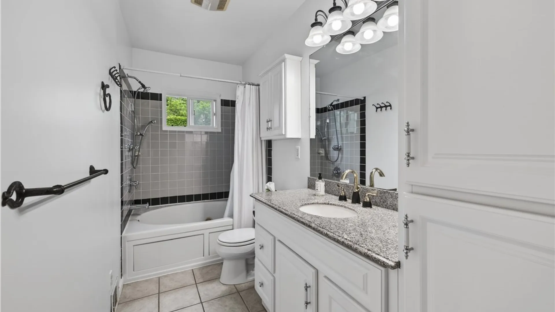 Property at 785 Crescent Avenue, Buffalo, NY 14216 20