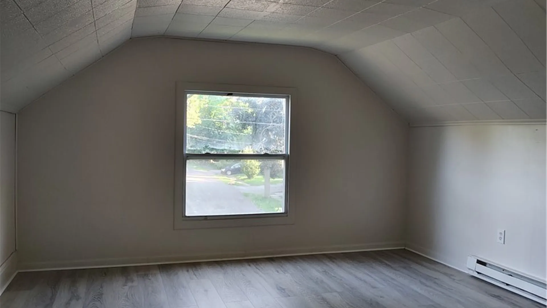 Property at 142 Warrington Road West, Syracuse, NY 13205 12