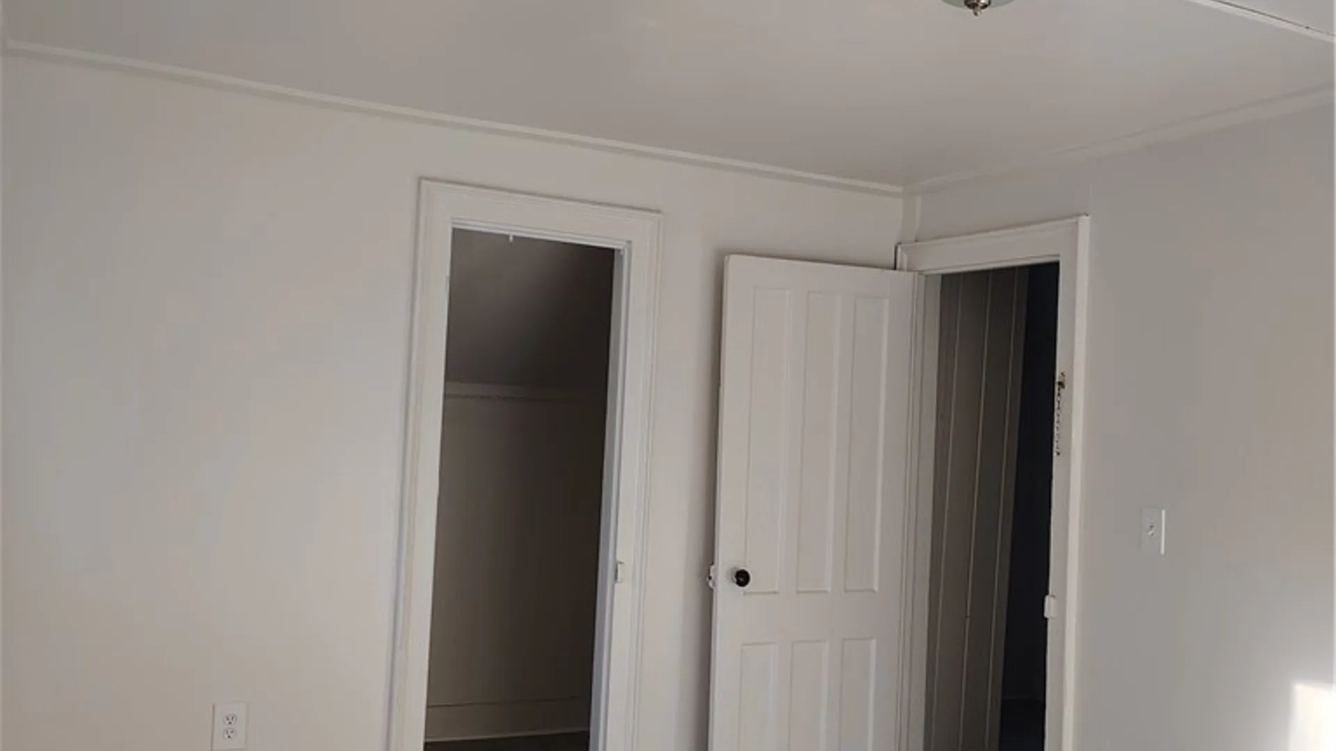 Property at 142 Warrington Road West, Syracuse, NY 13205 13