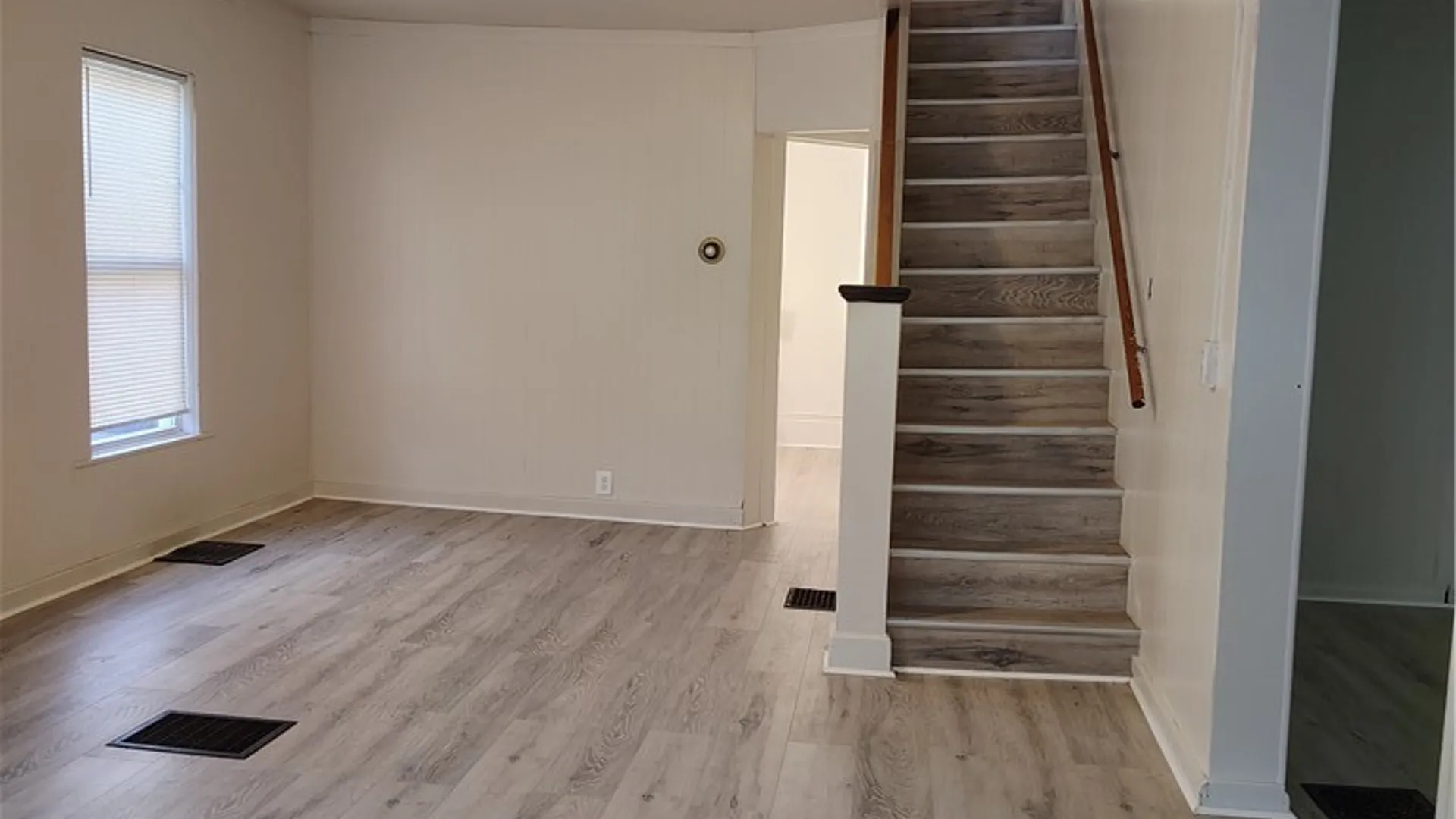 Property at 142 Warrington Road West, Syracuse, NY 13205 14