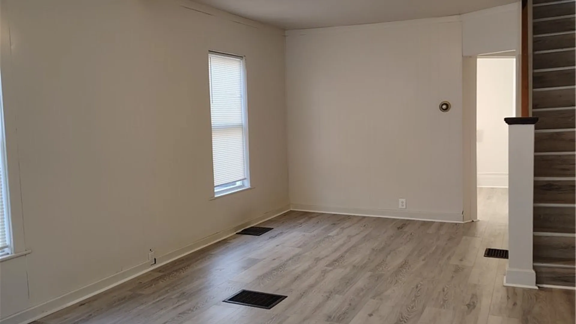 Property at 142 Warrington Road West, Syracuse, NY 13205 18