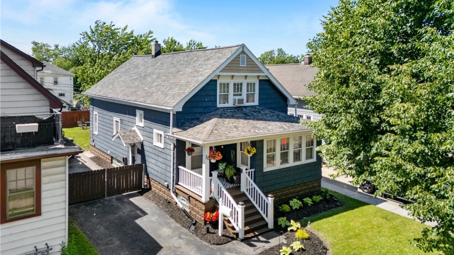 Property at 30 Kirkwood Drive, West Seneca, NY 14224 2