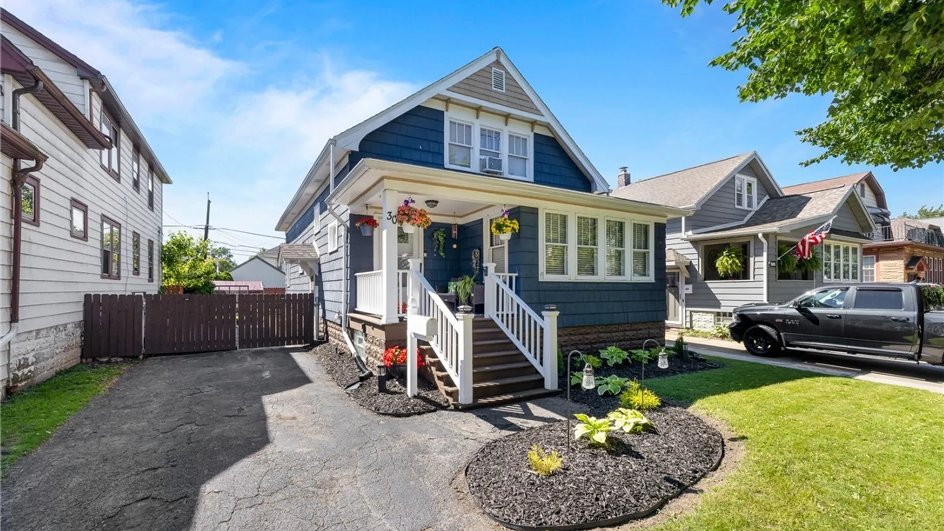 Property at 30 Kirkwood Drive, West Seneca, NY 14224 4