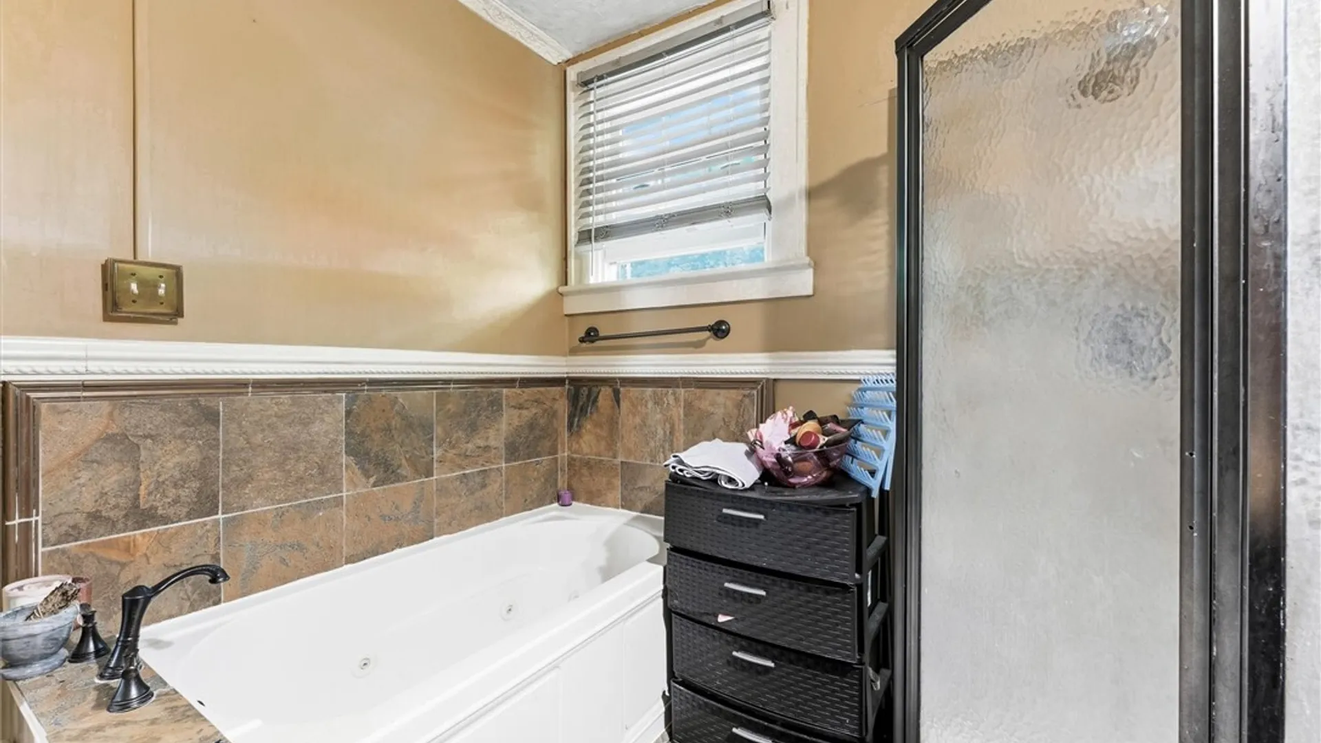 Property at 122 Cortland Place, Syracuse, NY 13207 16