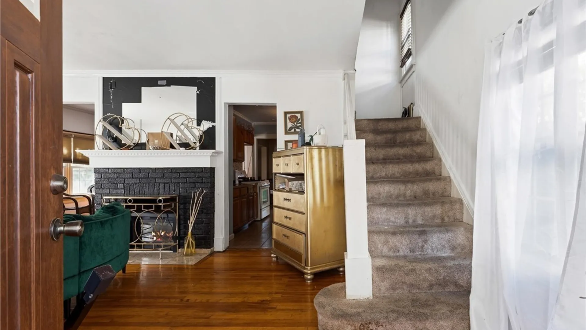 Property at 122 Cortland Place, Syracuse, NY 13207 4