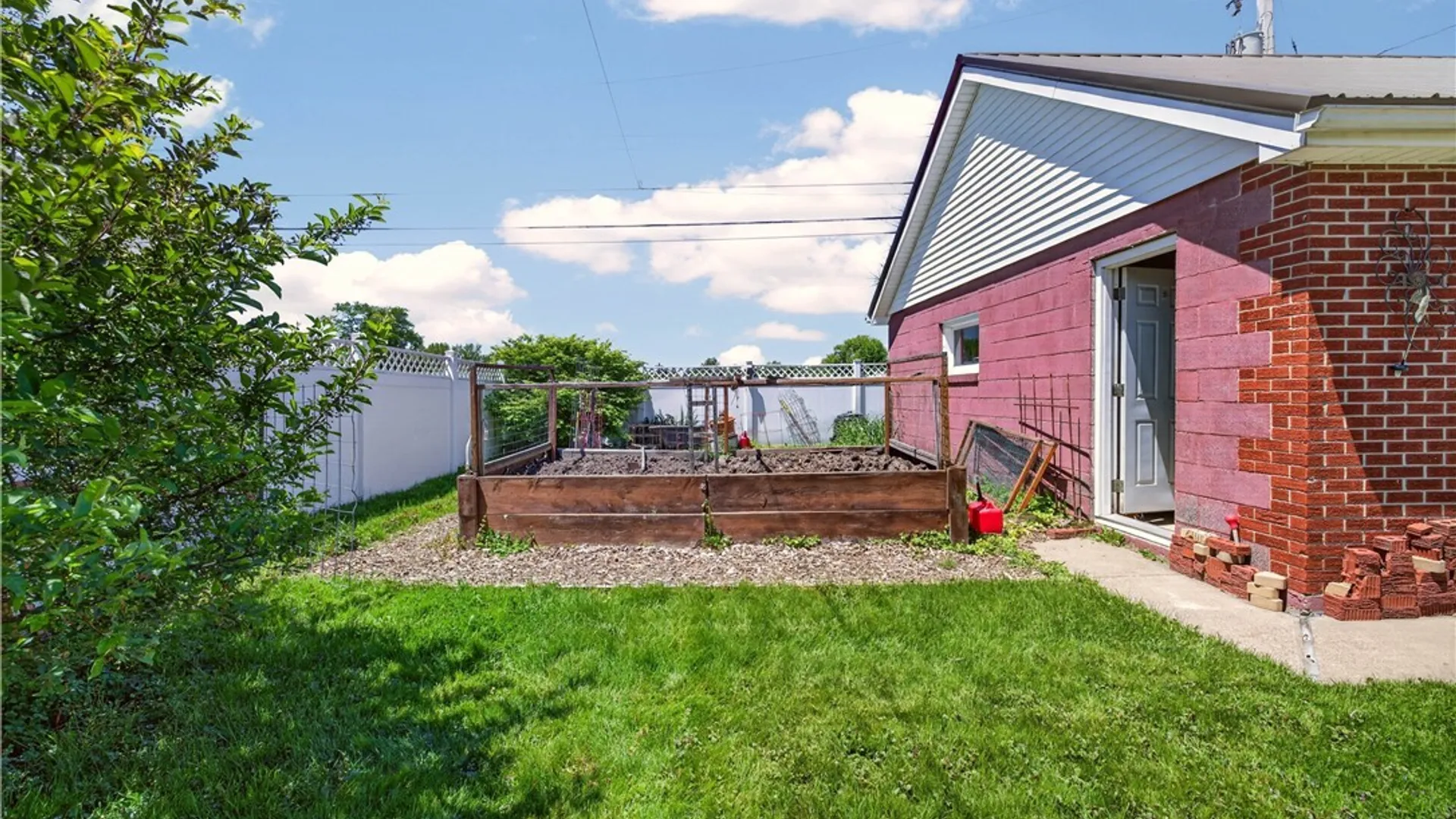 Property at 287 S Shore Blvd, Lackawanna, NY 14218 20