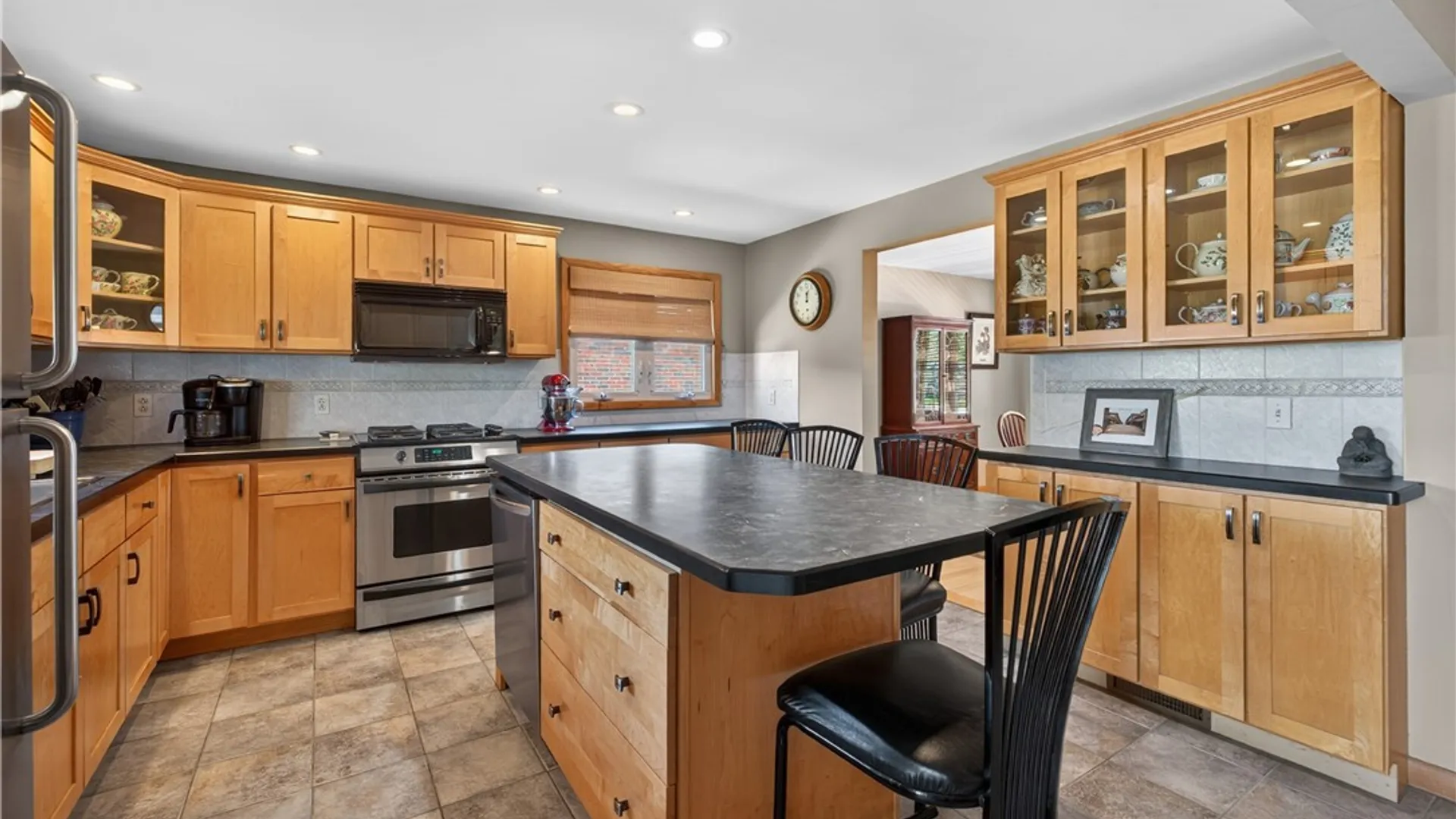 Property at 287 S Shore Blvd, Lackawanna, NY 14218 7