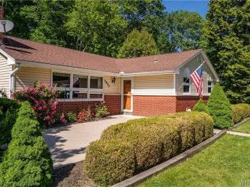 Property at 3922 N Hampton Brook Drive, Hamburg, NY 14075