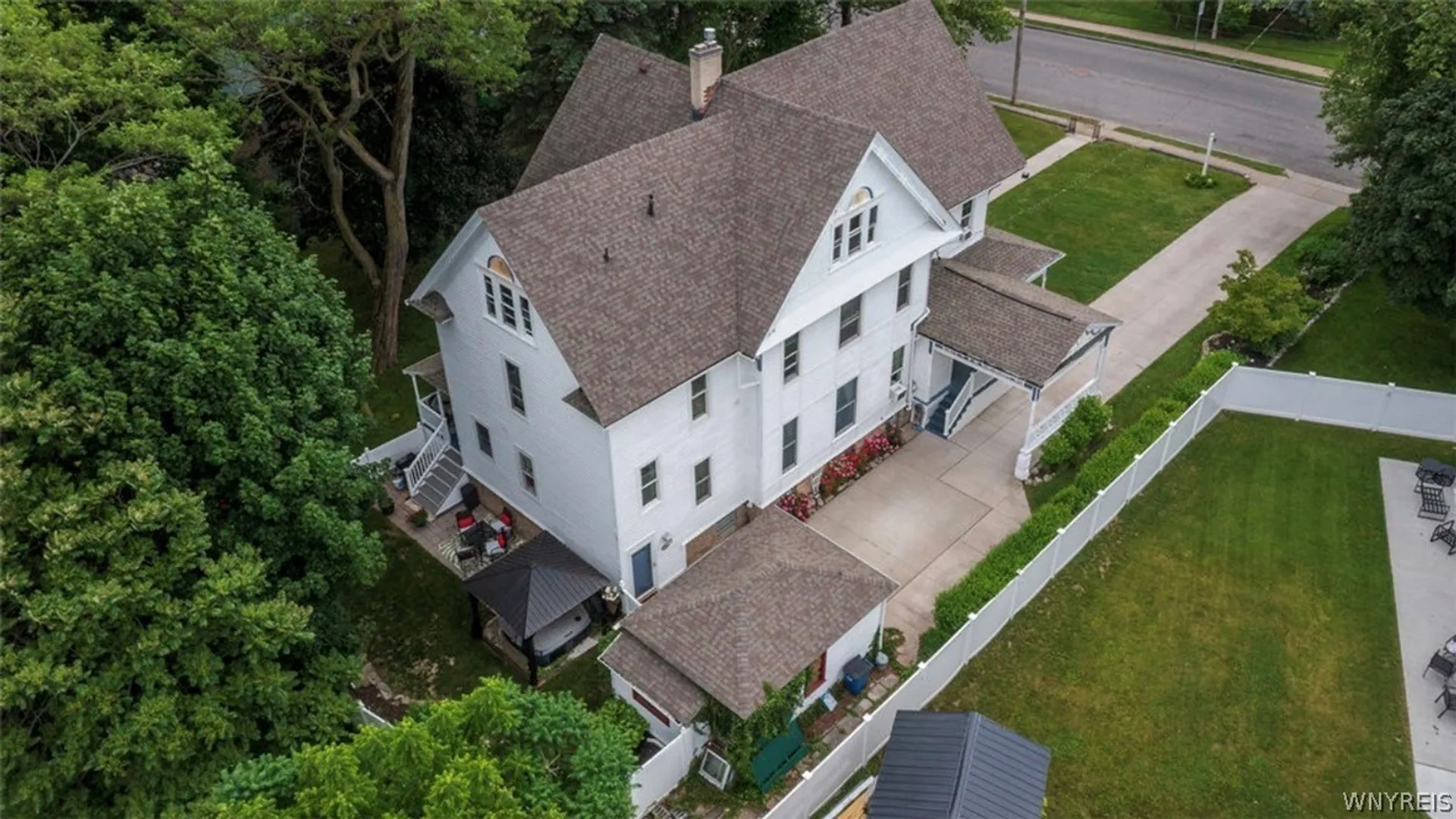 Property at 4808 Lewiston Road, Niagara Falls, NY 14305 2