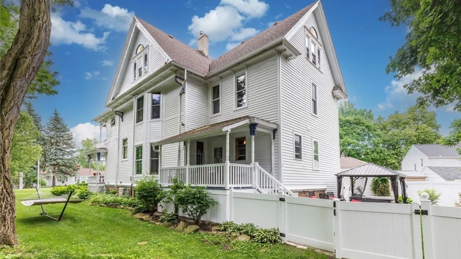 Property at 4808 Lewiston Road, Niagara Falls, NY 14305 3