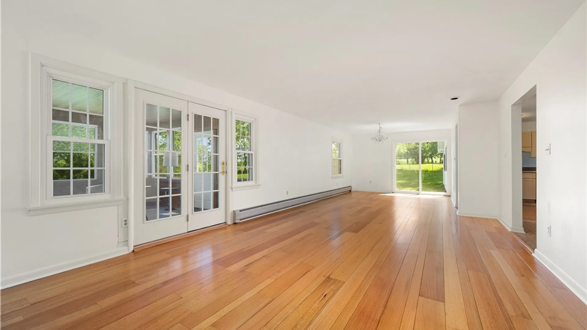 Property at 6 Lloyds Lane, New Hartford, NY 13413 14