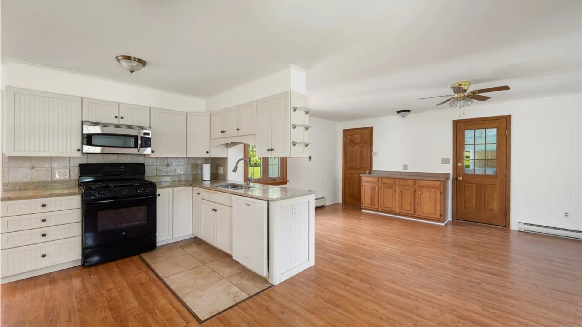 Property at 6 Lloyds Lane, New Hartford, NY 13413 17