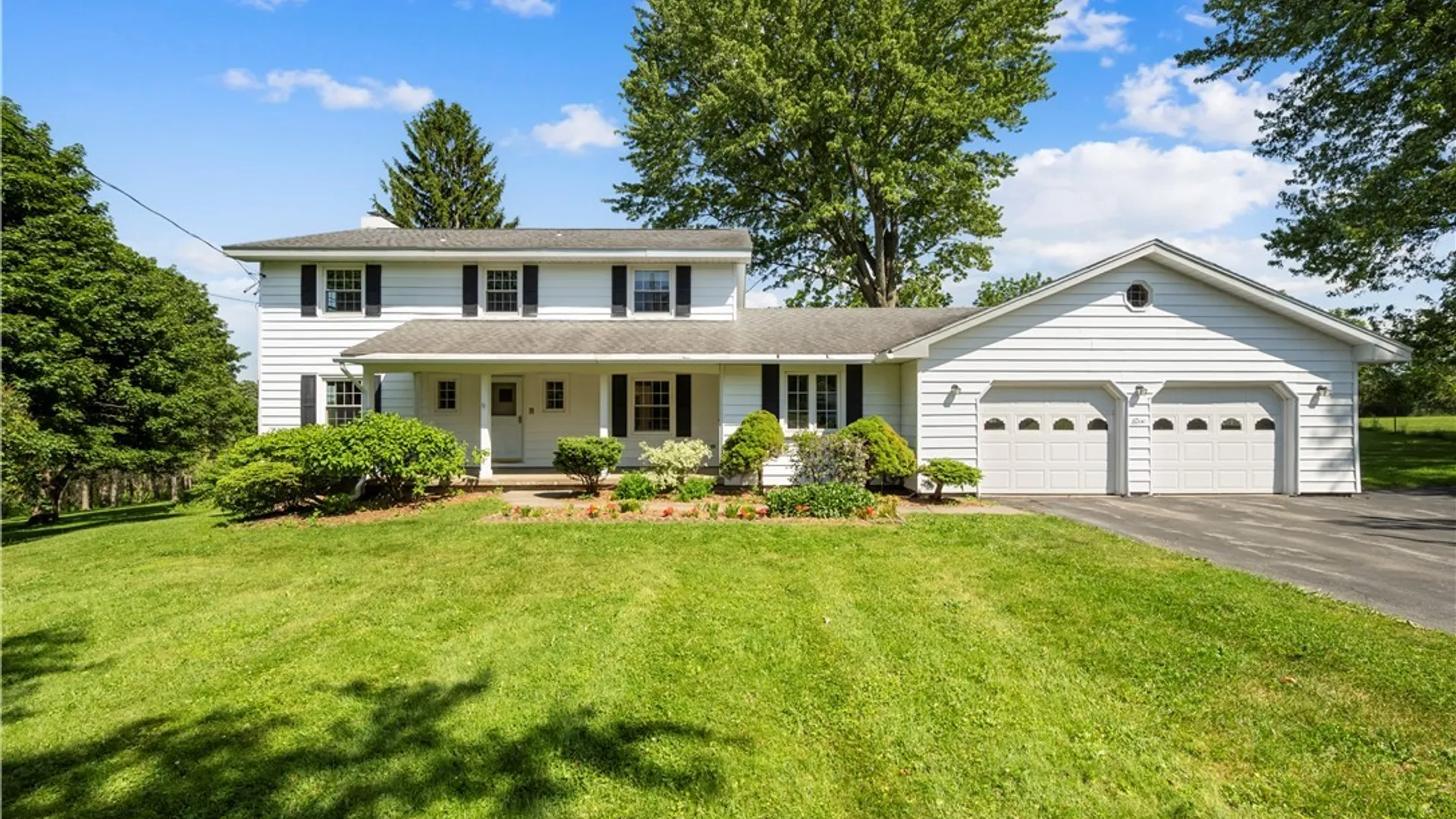 Property at 6 Lloyds Lane, New Hartford, NY 13413 2