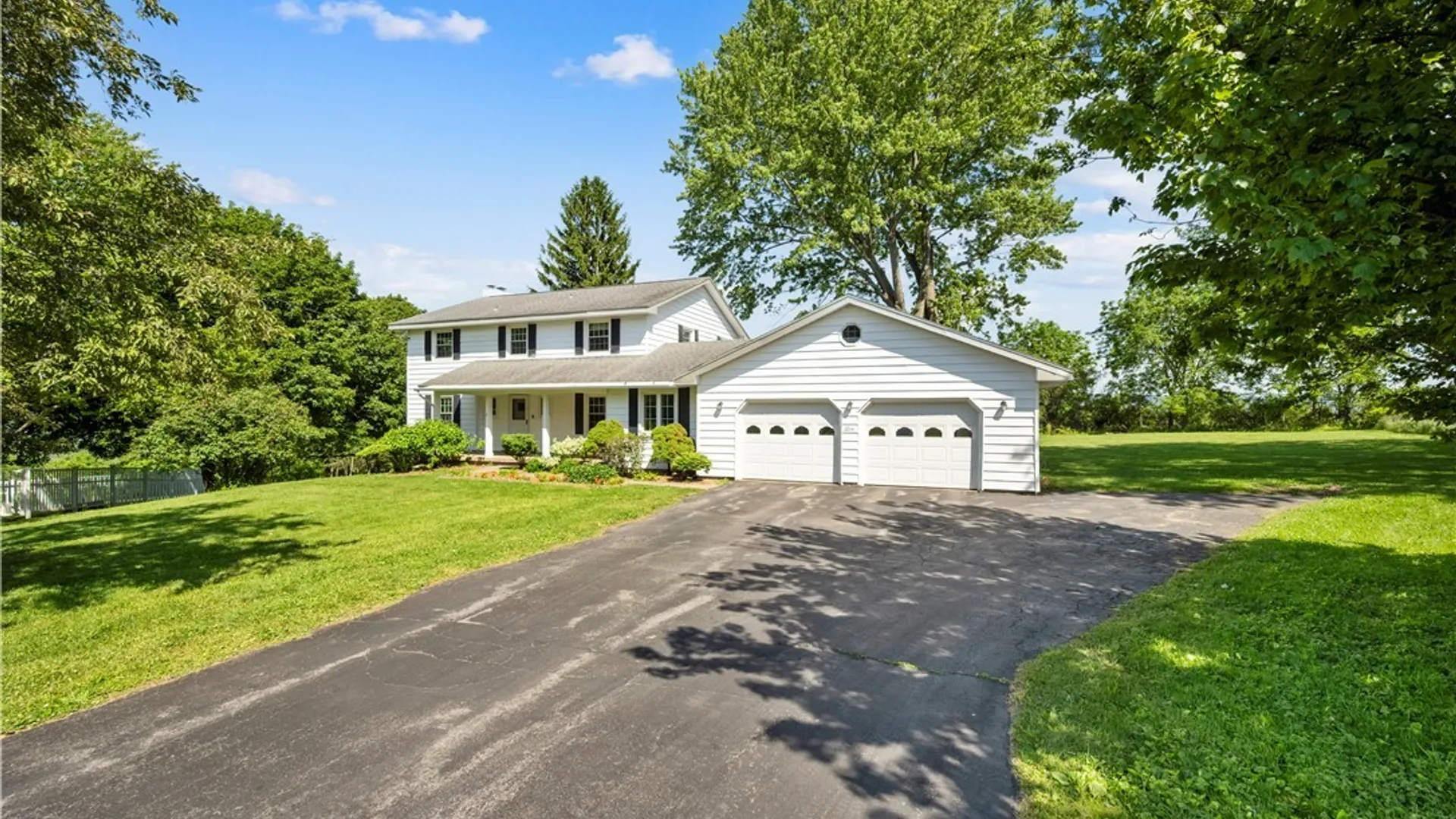 Property at 6 Lloyds Lane, New Hartford, NY 13413 3
