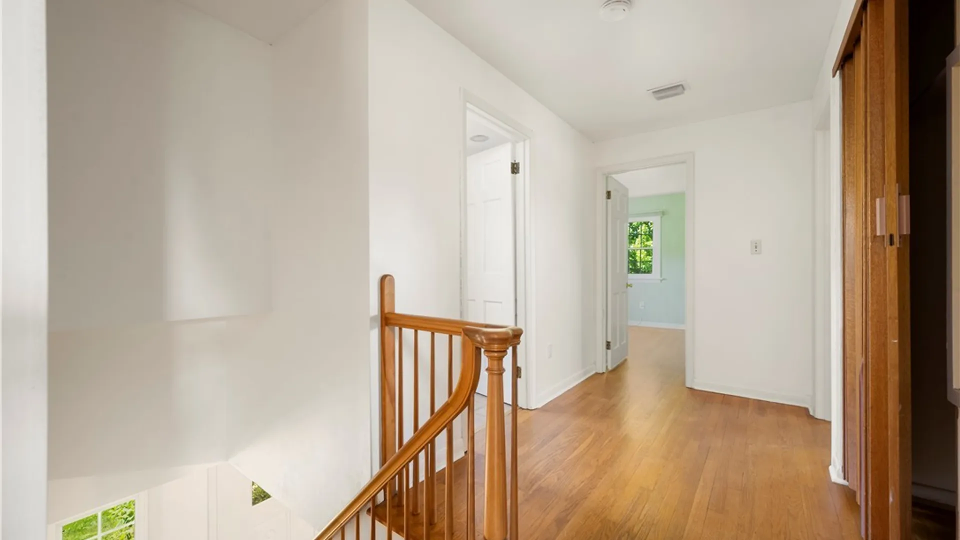 Property at 6 Lloyds Lane, New Hartford, NY 13413 32