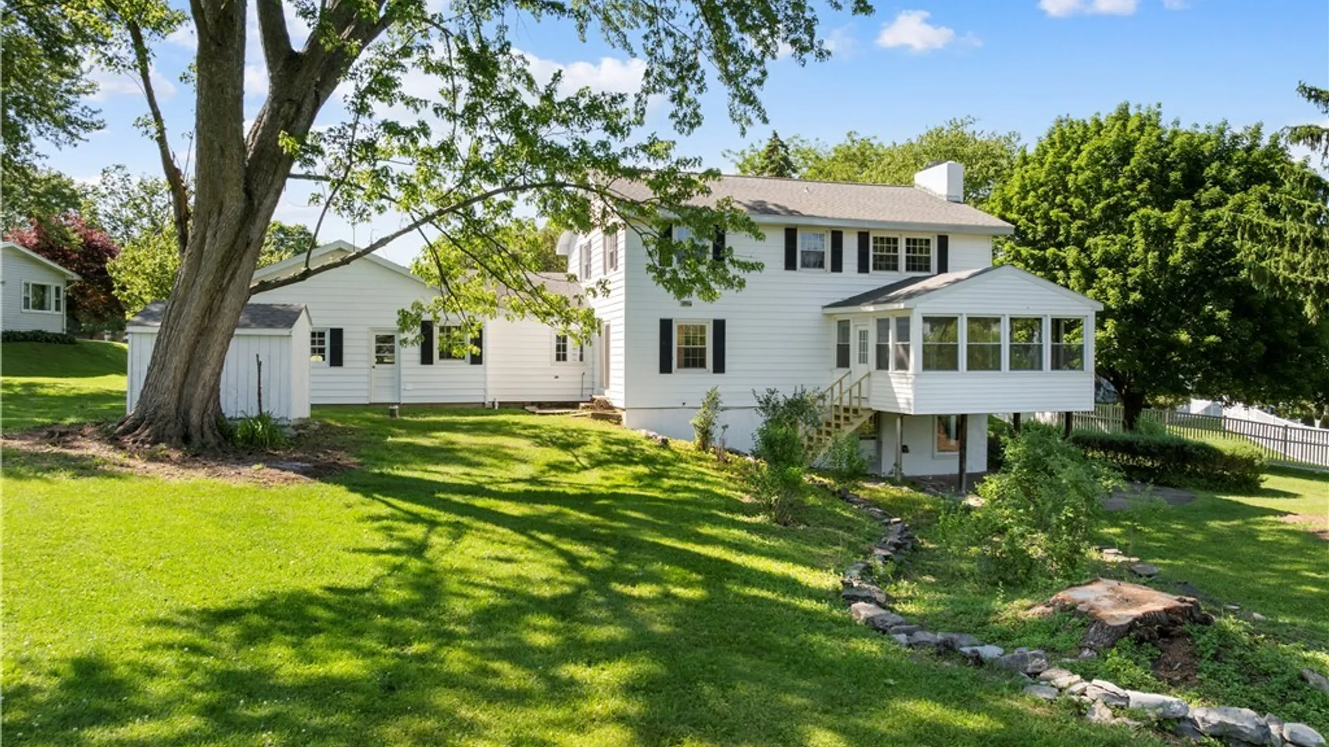 Property at 6 Lloyds Lane, New Hartford, NY 13413 7