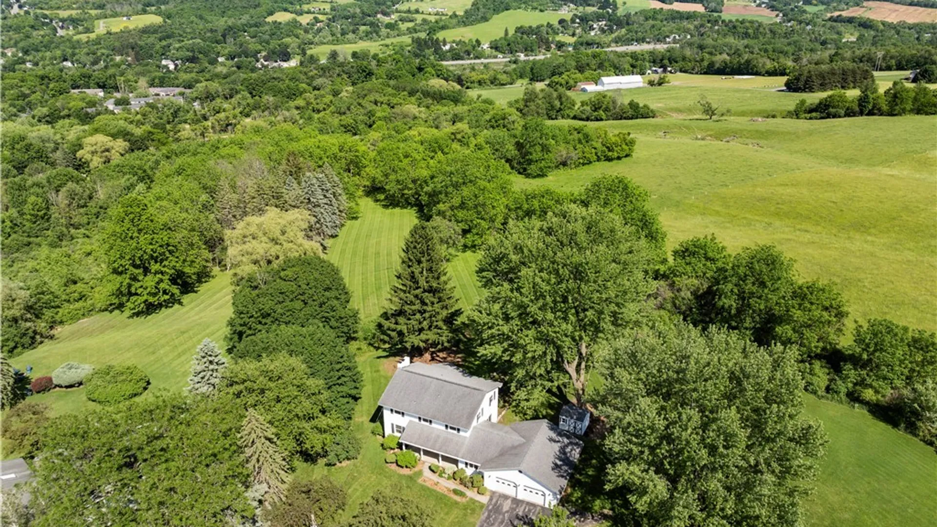 Property at 6 Lloyds Lane, New Hartford, NY 13413 8