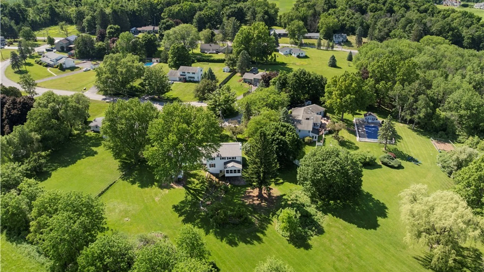 Property at 6 Lloyds Lane, New Hartford, NY 13413 9