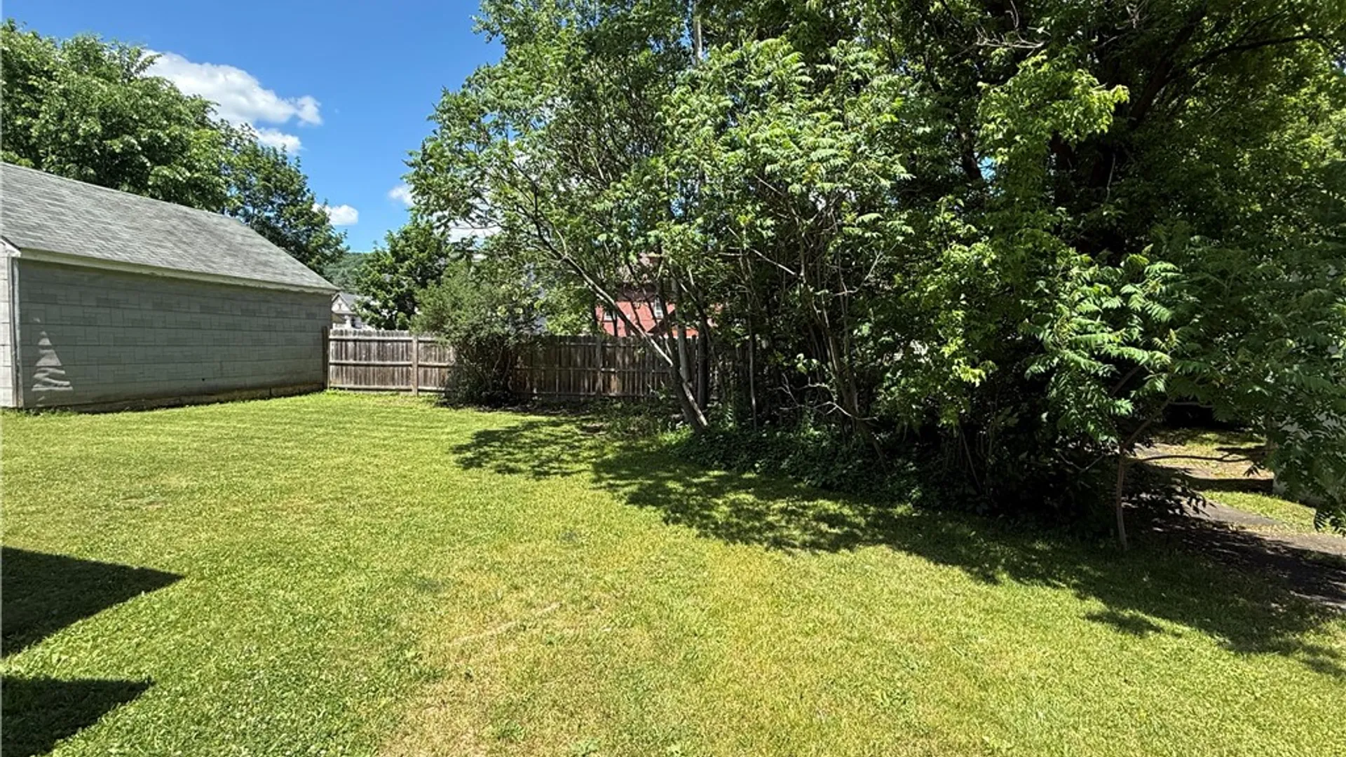 Property at 137 Rockland Avenue, Bradford City, PA 16701 4