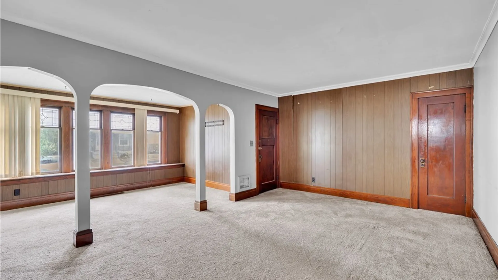 Property at 105 Ontario Street, Buffalo, NY 14207 5